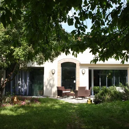 La Closerie Aux Violettes - Bed and Breakfast 4*